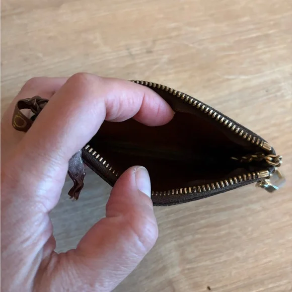 Authentic Louis Vuitton monogram card case key ring - Picture 4 of 5